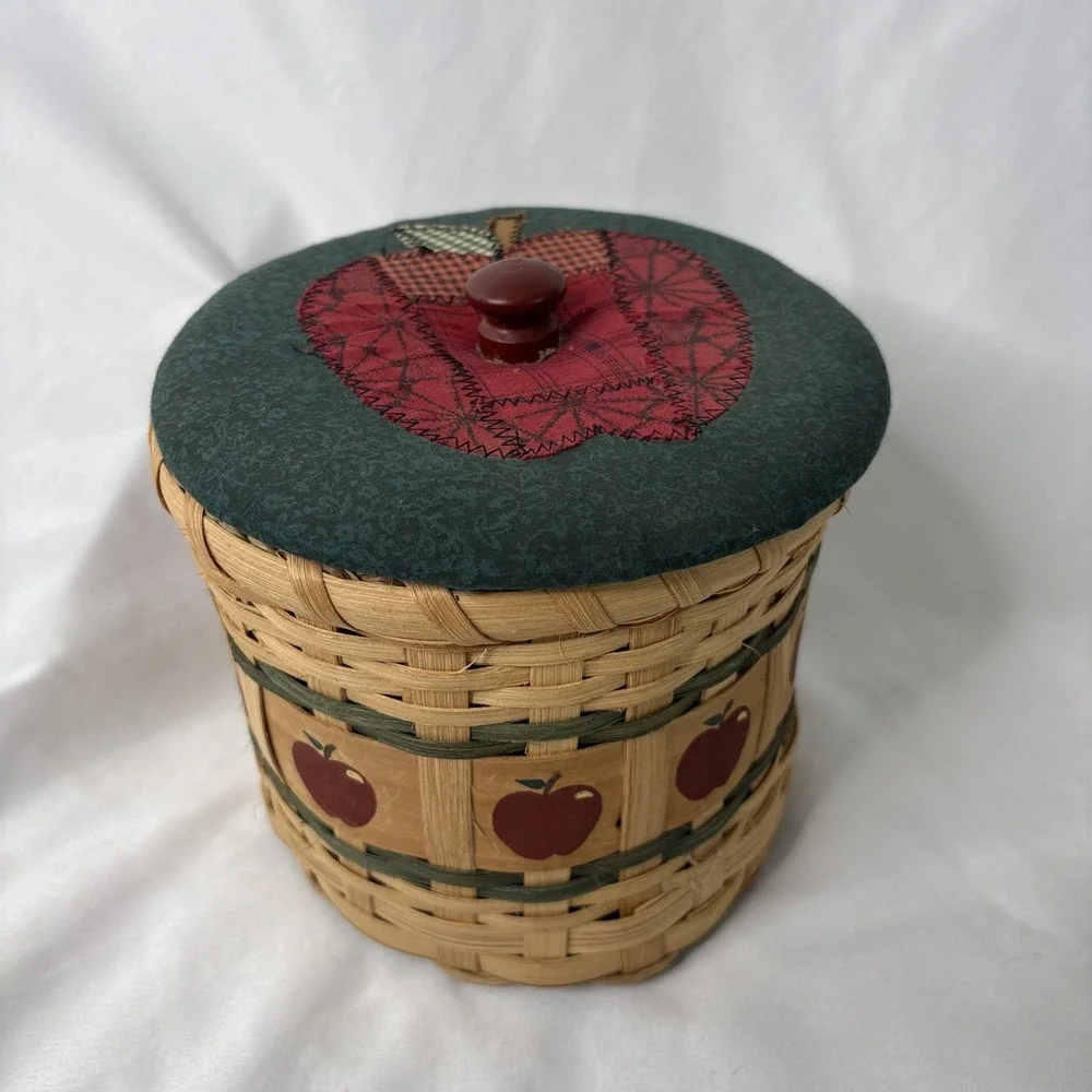 Vtg Cottagecore Woven Wood Apple Baskets w Fabric Patchwork Lids Set Of 2 Rustic